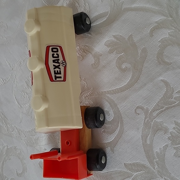 Vintage Playskool Texaco Garage and accessories - Picture 2 of 16